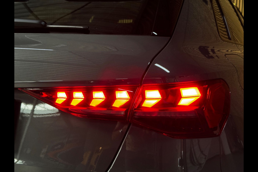 Audi A3 Sportback 45 TFSI e S edition Competition AUDI EXCLUSIVE|PANO|HUD|SONOS|AMBIENT|E-zetel|18 INCH