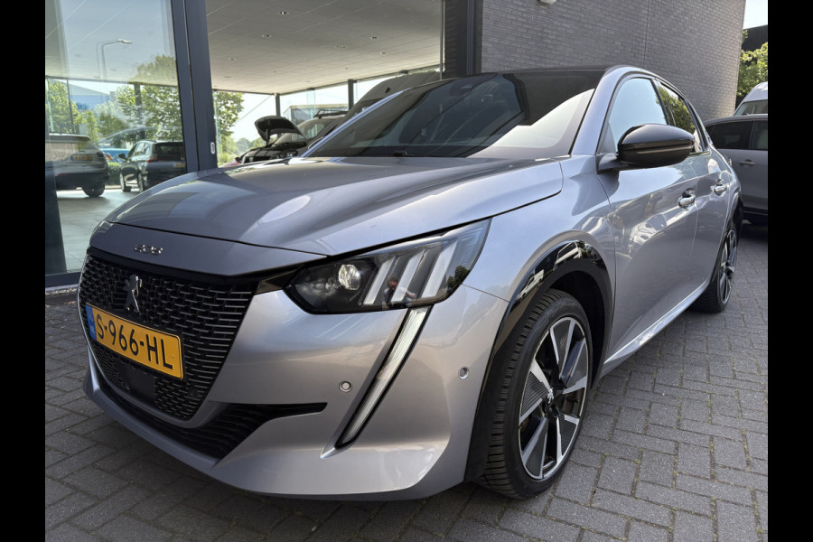 Peugeot e-208 EV GT Pack 50 kWh Achteruitrijcamera - Apple carplay - Airco - Parkeersensoren - Navigatie - Licht metalen velgen 17 inch - Bluetooth - Led verlichting - Dodehoek detectie - keyless start/ entry - Extra getint - Elektrische ramen - Radio - Stuur leder - Stuur multifunctioneel - Cruise control