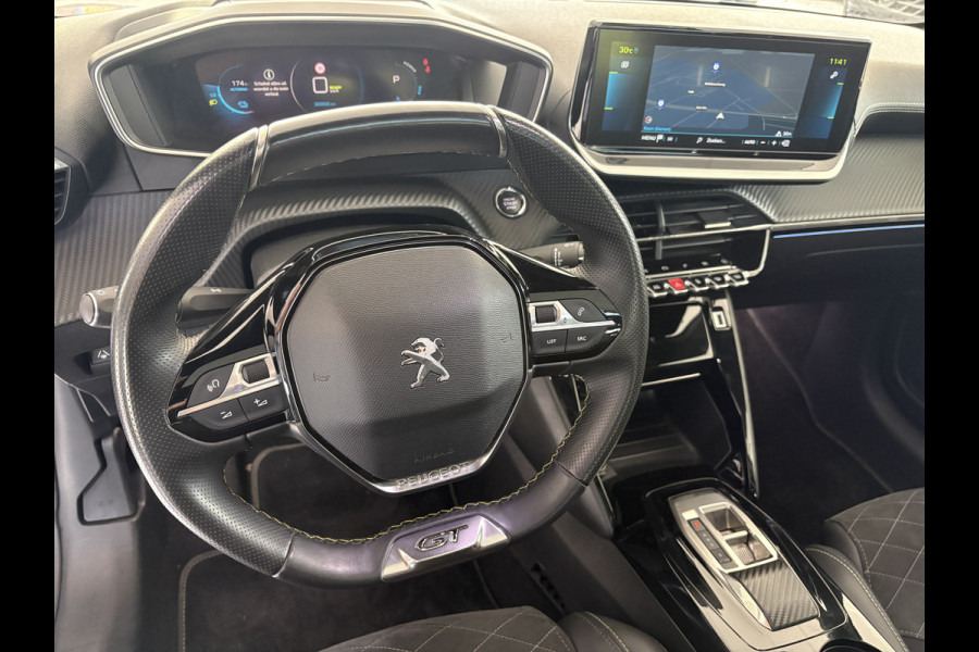 Peugeot e-208 EV GT Pack 50 kWh Achteruitrijcamera - Apple carplay - Airco - Parkeersensoren - Navigatie - Licht metalen velgen 17 inch - Bluetooth - Led verlichting - Dodehoek detectie - keyless start/ entry - Extra getint - Elektrische ramen - Radio - Stuur leder - Stuur multifunctioneel - Cruise control