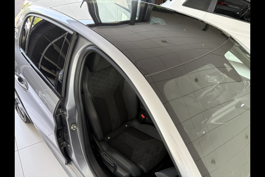 Peugeot e-208 EV GT Pack 50 kWh Achteruitrijcamera - Apple carplay - Airco - Parkeersensoren - Navigatie - Licht metalen velgen 17 inch - Bluetooth - Led verlichting - Dodehoek detectie - keyless start/ entry - Extra getint - Elektrische ramen - Radio - Stuur leder - Stuur multifunctioneel - Cruise control
