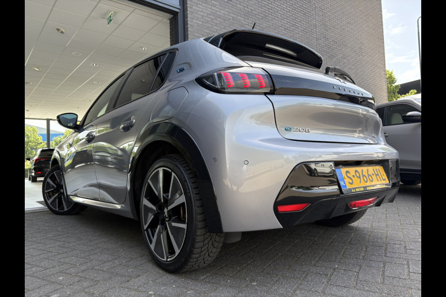 Peugeot e-208 EV GT Pack 50 kWh Achteruitrijcamera - Apple carplay - Airco - Parkeersensoren - Navigatie - Licht metalen velgen 17 inch - Bluetooth - Led verlichting - Dodehoek detectie - keyless start/ entry - Extra getint - Elektrische ramen - Radio - Stuur leder - Stuur multifunctioneel - Cruise control