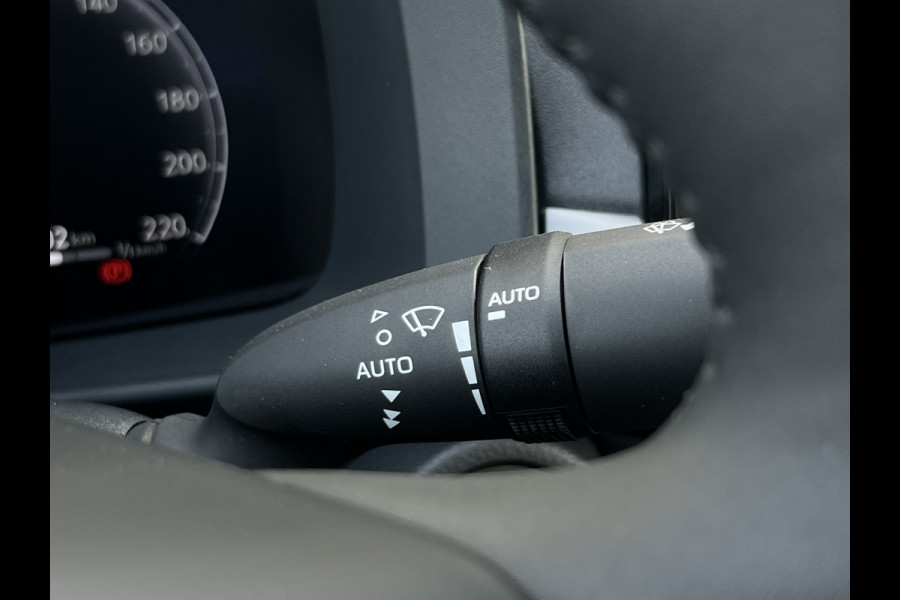 Toyota C-HR 2.0 Plug-in Hybrid 220 First Edition | Navi | Premium LED | Elek klep | Dodehoek