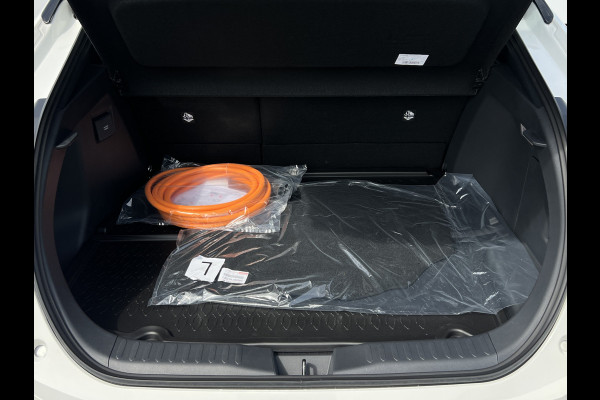 Toyota C-HR 2.0 Plug-in Hybrid 220 First Edition | Navi | Premium LED | Elek klep | Dodehoek