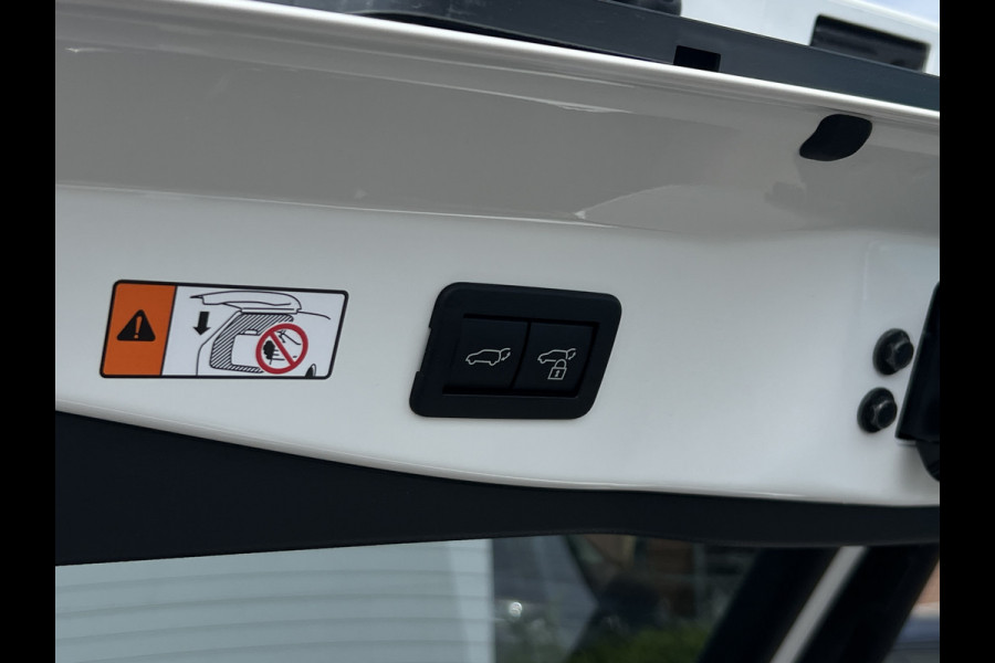 Toyota C-HR 2.0 Plug-in Hybrid 220 First Edition | Navi | Premium LED | Elek klep | Dodehoek