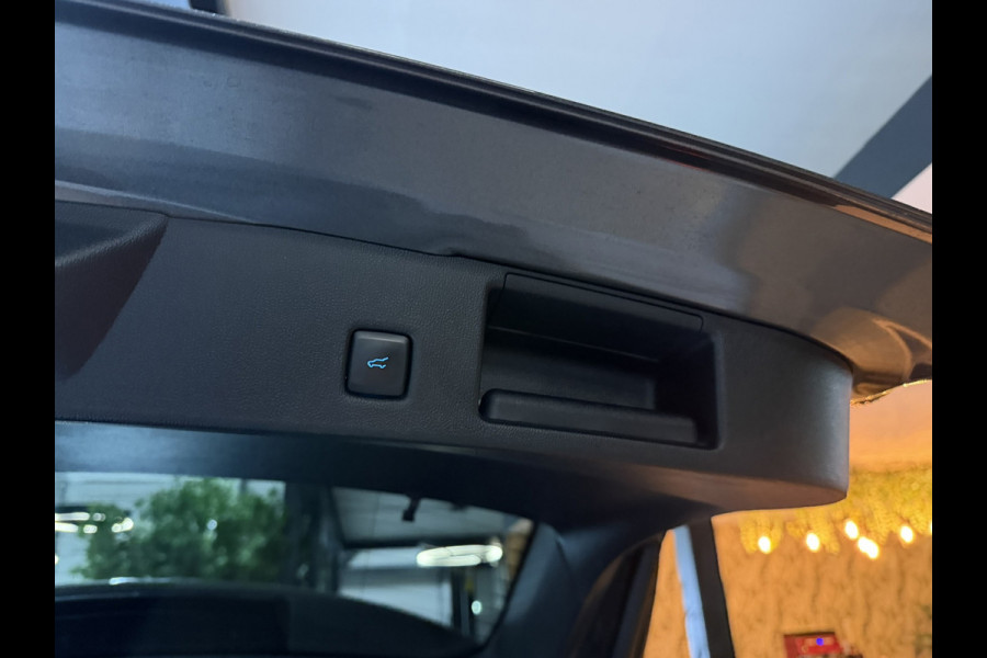 Ford Kuga 2.5 ST-Line HEV|1.600KG Trekgewicht|242pk|Mild-Hybride|Camera|Blindspot|Keyless|Navi|LED|Elek. Achterklep|Rijklaar
