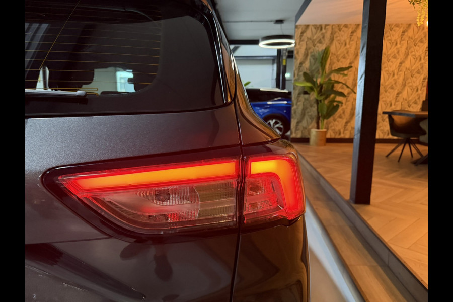 Ford Kuga 2.5 ST-Line HEV|1.600KG Trekgewicht|242pk|Mild-Hybride|Camera|Blindspot|Keyless|Navi|LED|Elek. Achterklep|Rijklaar