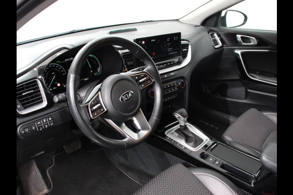 Kia Ceed Sportswagon 1.6 GDI PHEV DynamicLine Climate control Cruise control Adaptive Electrisch bedienbare achterklep Camera Lichtmetalen velgen Camera Navigatie Apple Carplay/ Android Auto Led