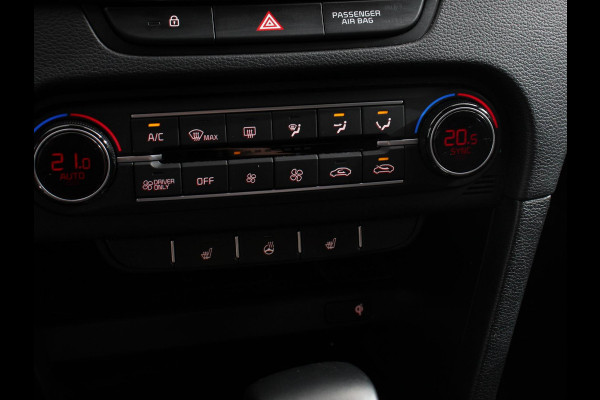 Kia Ceed Sportswagon 1.6 GDI PHEV DynamicLine Climate control Cruise control Adaptive Electrisch bedienbare achterklep Camera Lichtmetalen velgen Camera Navigatie Apple Carplay/ Android Auto Led
