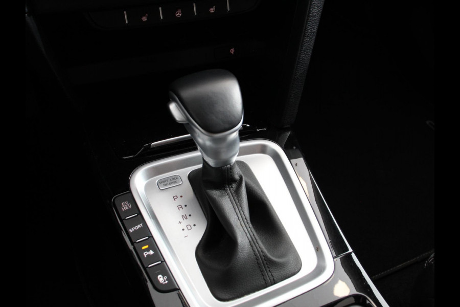 Kia Ceed Sportswagon 1.6 GDI PHEV DynamicLine Climate control Cruise control Adaptive Electrisch bedienbare achterklep Camera Lichtmetalen velgen Camera Navigatie Apple Carplay/ Android Auto Led