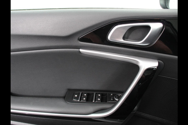 Kia Ceed Sportswagon 1.6 GDI PHEV DynamicLine Climate control Cruise control Adaptive Electrisch bedienbare achterklep Camera Lichtmetalen velgen Camera Navigatie Apple Carplay/ Android Auto Led