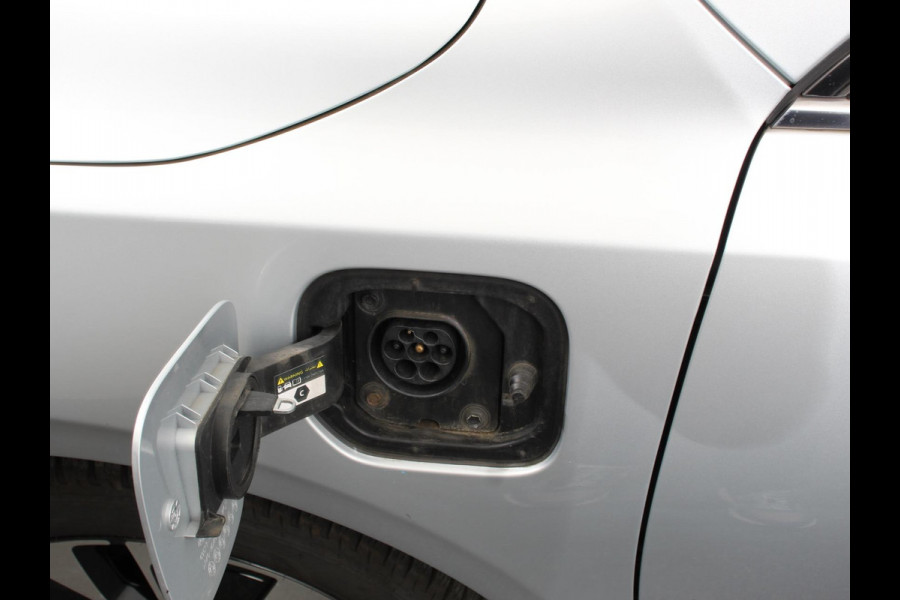 Kia Ceed Sportswagon 1.6 GDI PHEV DynamicLine Climate control Cruise control Adaptive Electrisch bedienbare achterklep Camera Lichtmetalen velgen Camera Navigatie Apple Carplay/ Android Auto Led