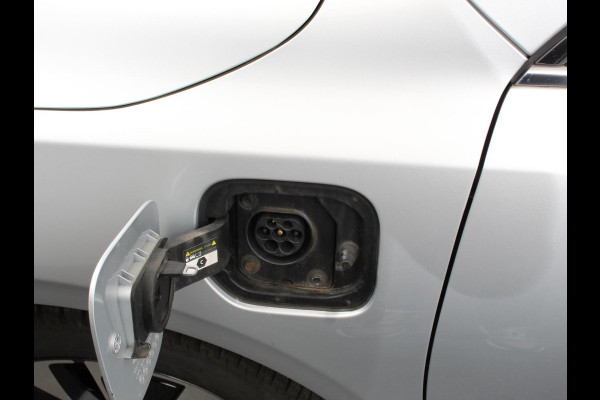 Kia Ceed Sportswagon 1.6 GDI PHEV DynamicLine Climate control Cruise control Adaptive Electrisch bedienbare achterklep Camera Lichtmetalen velgen Camera Navigatie Apple Carplay/ Android Auto Led
