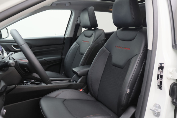 Jeep Compass 4xe 240 Plug-in Hybrid Electric Trailhawk Panoramadak, Leer, Camera, ACC, Apple Carplay, Keyless