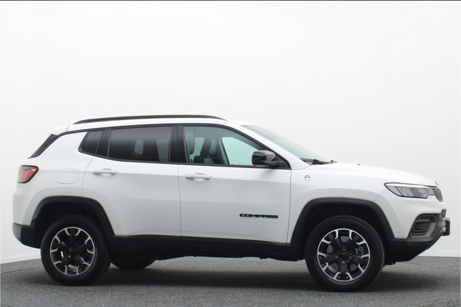 Jeep Compass 4xe 240 Plug-in Hybrid Electric Trailhawk Panoramadak, Leer, Camera, ACC, Apple Carplay, Keyless
