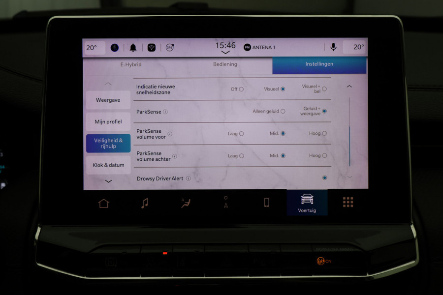 Jeep Compass 4xe 240 Plug-in Hybrid Electric Trailhawk Panoramadak, Leer, Camera, ACC, Apple Carplay, Keyless