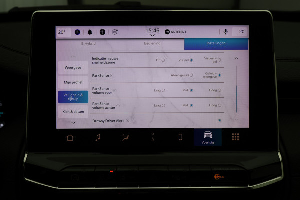 Jeep Compass 4xe 240 Plug-in Hybrid Electric Trailhawk Panoramadak, Leer, Camera, ACC, Apple Carplay, Keyless