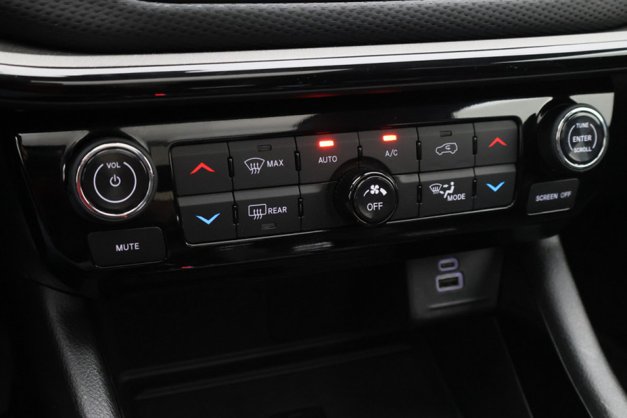 Jeep Compass 4xe 240 Plug-in Hybrid Electric Trailhawk Panoramadak, Leer, Camera, ACC, Apple Carplay, Keyless