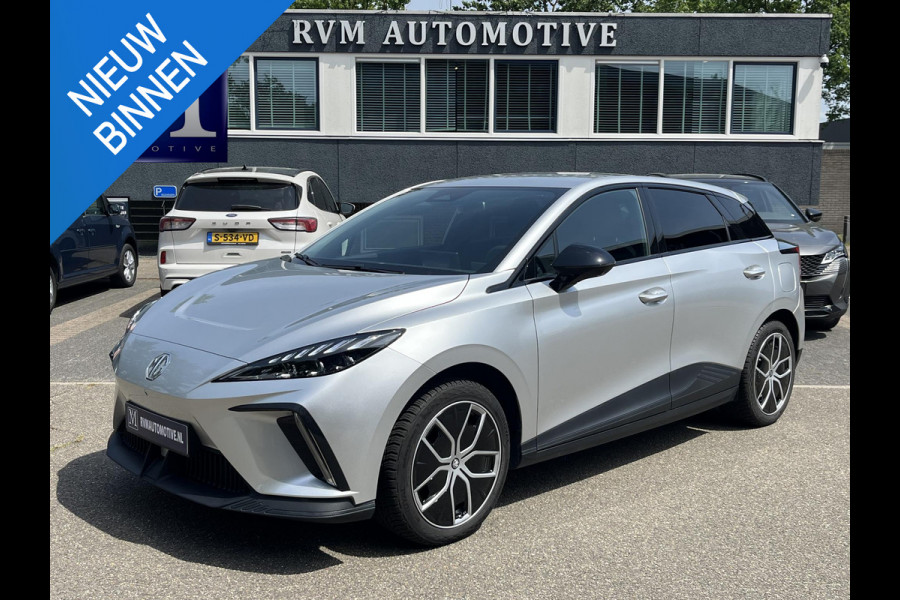 MG Mg4 electric Luxury 64 kWh SOH 95% | 7.000KM! |360 CAMERA| 7 JAAR MG GARANTIE T/M 04-2031| ELEK. STOEL| DODE HOEK SENSOR| STOEL + STUURVERWARMING| ADAPTIVE CRUISE CONTROL