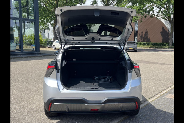 MG Mg4 electric Luxury 64 kWh SOH 95% | 7.000KM! |360 CAMERA| 7 JAAR MG GARANTIE T/M 04-2031| ELEK. STOEL| DODE HOEK SENSOR| STOEL + STUURVERWARMING| ADAPTIVE CRUISE CONTROL