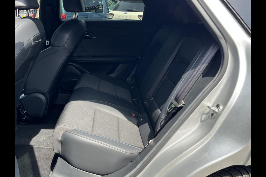 MG Mg4 electric Luxury 64 kWh SOH 95% | 7.000KM! |360 CAMERA| 7 JAAR MG GARANTIE T/M 04-2031| ELEK. STOEL| DODE HOEK SENSOR| STOEL + STUURVERWARMING| ADAPTIVE CRUISE CONTROL