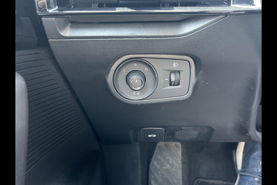 MG Mg4 electric Luxury 64 kWh SOH 95% | 7.000KM! |360 CAMERA| 7 JAAR MG GARANTIE T/M 04-2031| ELEK. STOEL| DODE HOEK SENSOR| STOEL + STUURVERWARMING| ADAPTIVE CRUISE CONTROL