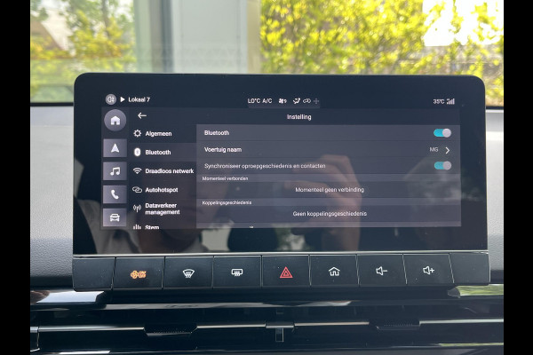 MG Mg4 electric Luxury 64 kWh SOH 95% | 7.000KM! |360 CAMERA| 7 JAAR MG GARANTIE T/M 04-2031| ELEK. STOEL| DODE HOEK SENSOR| STOEL + STUURVERWARMING| ADAPTIVE CRUISE CONTROL