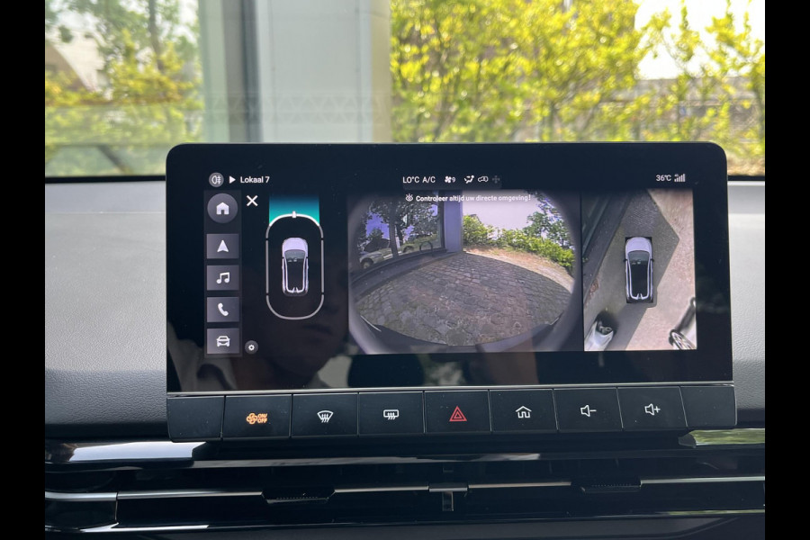 MG Mg4 electric Luxury 64 kWh SOH 95% | 7.000KM! |360 CAMERA| 7 JAAR MG GARANTIE T/M 04-2031| ELEK. STOEL| DODE HOEK SENSOR| STOEL + STUURVERWARMING| ADAPTIVE CRUISE CONTROL