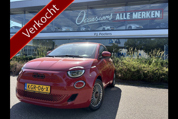Fiat 500E 24 kWh RED Achteruitrijcamera - Airco - Navigatie - Parkeersensoren achter - Apple carplay - Bluetooth - Cruise control - Keyless start - Led verlichting - Stuur multifunctioneel - Rijstrooksensor - Elektrische ramen