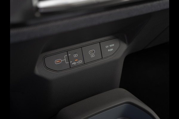 Kia EV3 Plus 81.4 kWh | Stoel en stuurverwarming | Navi | Dode hoek assistentie |