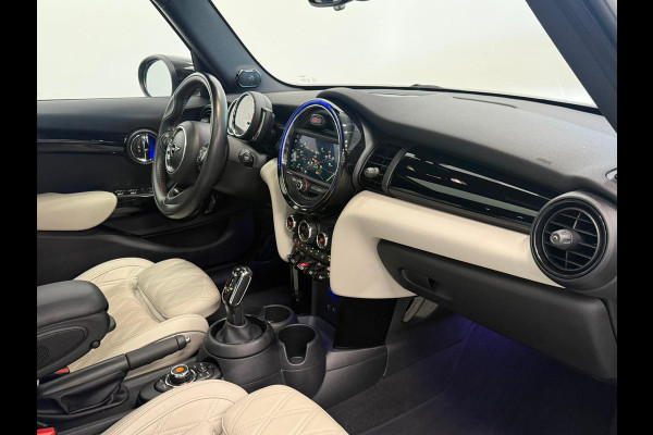 MINI 5-deurs 1.5 Cooper John Cooper Works Automaat Panoramadak Navigatie Camera Parkeersensoren Cruise Control Full Led Stoelverwarming Leder Climate Control Lichtmetalen velgen
