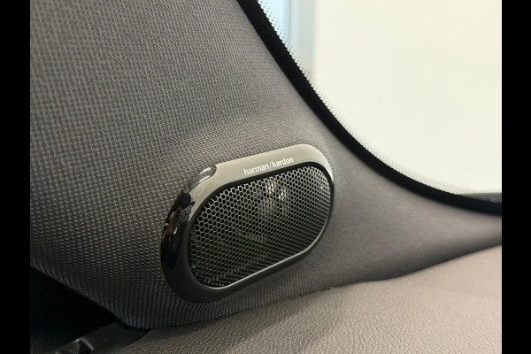 MINI 5-deurs 1.5 Cooper John Cooper Works Automaat Panoramadak Navigatie Camera Parkeersensoren Cruise Control Full Led Stoelverwarming Leder Climate Control Lichtmetalen velgen