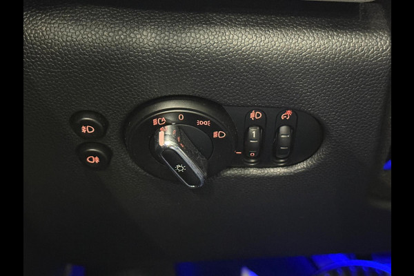 MINI 5-deurs 1.5 Cooper John Cooper Works Automaat Panoramadak Navigatie Camera Parkeersensoren Cruise Control Full Led Stoelverwarming Leder Climate Control Lichtmetalen velgen