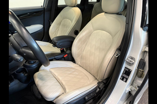 MINI 5-deurs 1.5 Cooper John Cooper Works Automaat Panoramadak Navigatie Camera Parkeersensoren Cruise Control Full Led Stoelverwarming Leder Climate Control Lichtmetalen velgen
