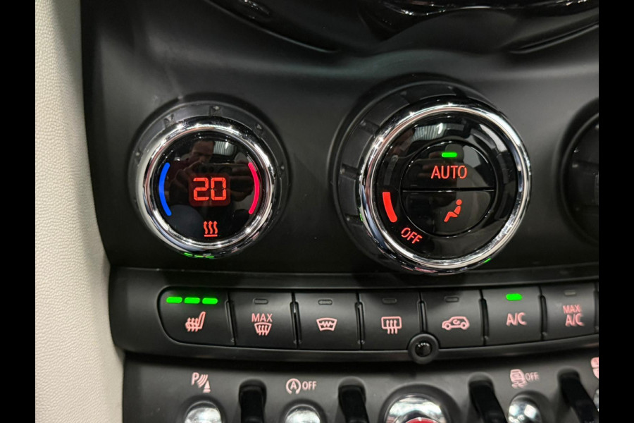 MINI 5-deurs 1.5 Cooper John Cooper Works Automaat Panoramadak Navigatie Camera Parkeersensoren Cruise Control Full Led Stoelverwarming Leder Climate Control Lichtmetalen velgen