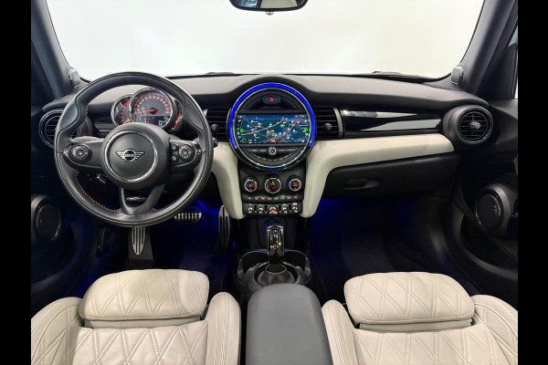 MINI 5-deurs 1.5 Cooper John Cooper Works Automaat Panoramadak Navigatie Camera Parkeersensoren Cruise Control Full Led Stoelverwarming Leder Climate Control Lichtmetalen velgen