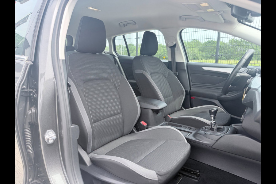 Ford FOCUS Wagon 1.0 EcoBoost Trend Edition Business | Carplay | Trekhaak | PDC |