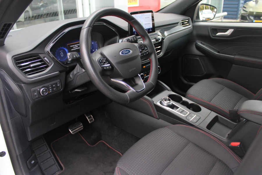 Ford Kuga 2.5 PHEV 225PK ST-LINE X | ELEKTRISCH WEGKLAPBARE TREKHAAK | NAVIGATIE | WINTER PACK: VOORRUIT/STUUR/STOEL VERWARMING | ACHTERBANK VERWARMING | DODEHOEKDETECTIE | CAMERA VOOR + ACHTER | KEYLESS ENTRY/START | RODE REMKLAUWEN | ADAPTIVE CRUISE CONTROL | DAB+ RADIO | APPLE CARPLAY/ANDROID AUTO | 19" LICHTMETALEN VELGEN | PARKEERSENSOREN VOOR + ACHTER | AUTOMATISCH INPARKEREN | ELEKTRISCH BEDIENBARE ACHTERKLEP |