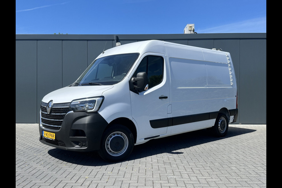 Renault Master 2.3 dCi 150 PK / L2H2 / TREKHAAK / CAMERA / AIRCO / CRUISE / 2.500 KG AHG