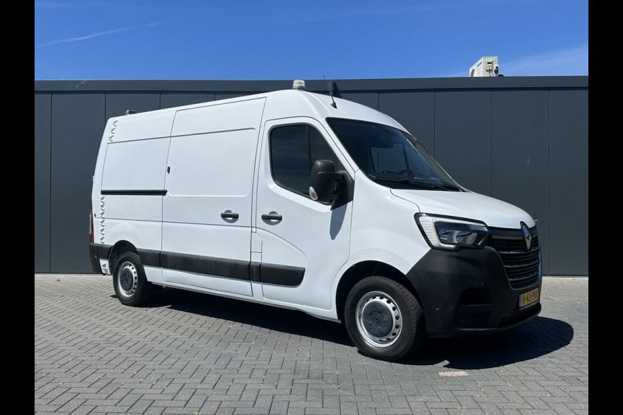 Renault Master 2.3 dCi 150 PK / L2H2 / TREKHAAK / CAMERA / AIRCO / CRUISE / 2.500 KG AHG