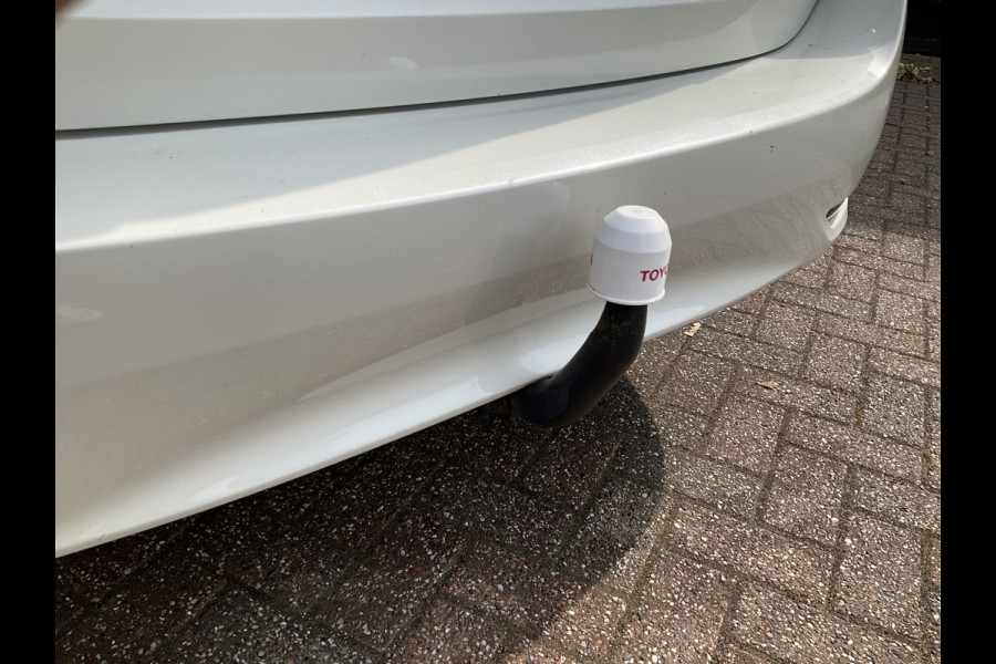 Toyota Avensis Touring Sports 1.8 VVT-i SkyView Limited Automaat Trekhaak Stoelverw Camera Dealer-Onderhouden!