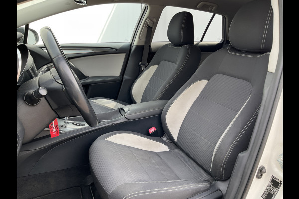 Toyota Avensis Touring Sports 1.8 VVT-i SkyView Limited Automaat Trekhaak Stoelverw Camera Dealer-Onderhouden!