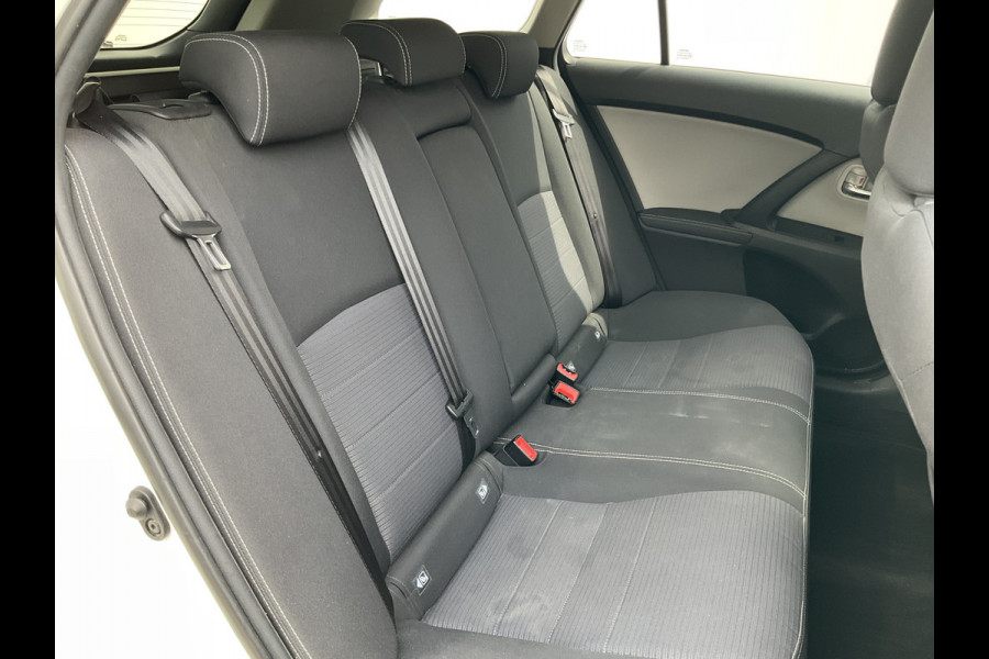 Toyota Avensis Touring Sports 1.8 VVT-i SkyView Limited Automaat Trekhaak Stoelverw Camera Dealer-Onderhouden!