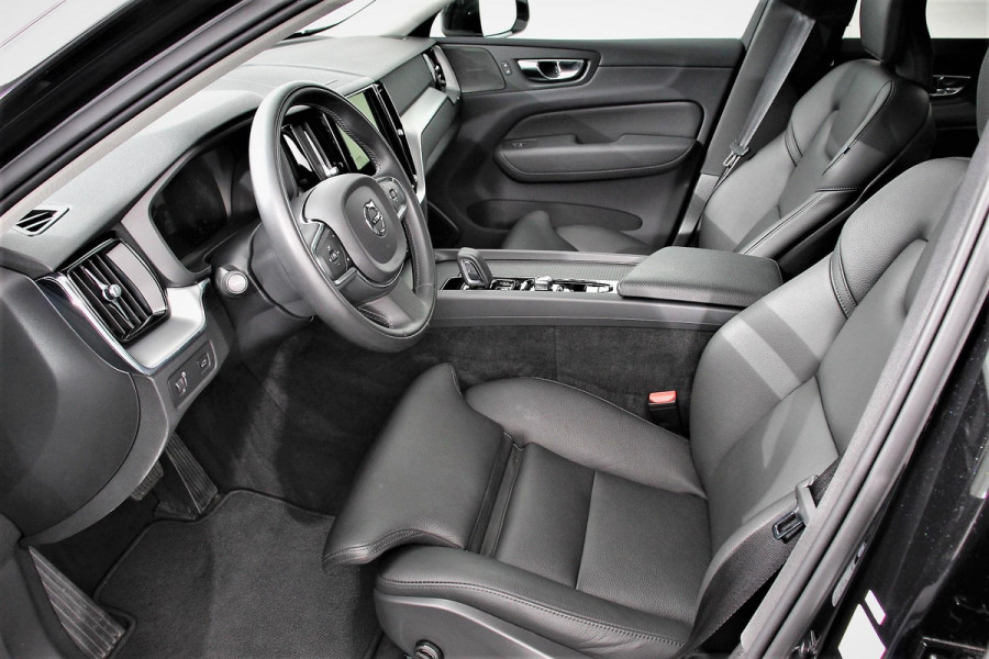 Volvo XC60 2.0 B4 197pk Momentum Pro Navigatie Lederen Bekleding Harman kardon AudioPro DAB Climate Control Camera Stoelverwarming Elektrische bedienbare achterklep