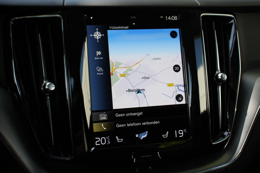 Volvo XC60 2.0 B4 197pk Momentum Pro Navigatie Lederen Bekleding Harman kardon AudioPro DAB Climate Control Camera Stoelverwarming Elektrische bedienbare achterklep
