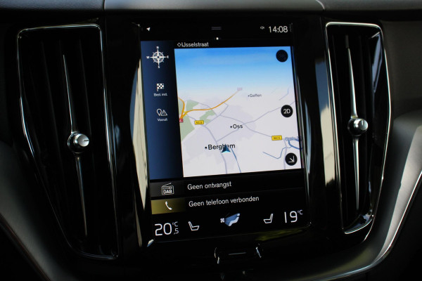 Volvo XC60 2.0 B4 197pk Momentum Pro Navigatie Lederen Bekleding Harman kardon AudioPro DAB Climate Control Camera Stoelverwarming Elektrische bedienbare achterklep