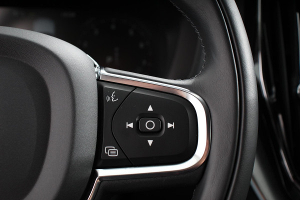 Volvo XC60 2.0 B4 197pk Momentum Pro Navigatie Lederen Bekleding Harman kardon AudioPro DAB Climate Control Camera Stoelverwarming Elektrische bedienbare achterklep