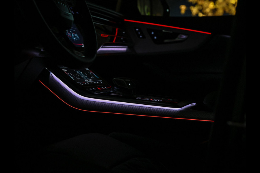 Audi Q8 55 TFSI e quattro Pro Line S | Panoramadak | 360 Camera | B&O | Head-up | Achterasbesturing | Luchtvering | Ambiance interieur | Soft close | Trekhaak | Stuurwiel verwarmd |
