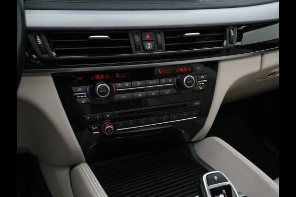 BMW X6 M50d Aut. *PANO |  LEATHER | FULL-LED | HARMAN/KARDON | DIGI-COCKPIT | CAMERA | MEMORY-PACK | HEATED-COMFORTSEATS | NAVI-FULLMAP | SHIFTPADDLES | HEAD-UP | PRIVACYGLASS | 20"ALU*
