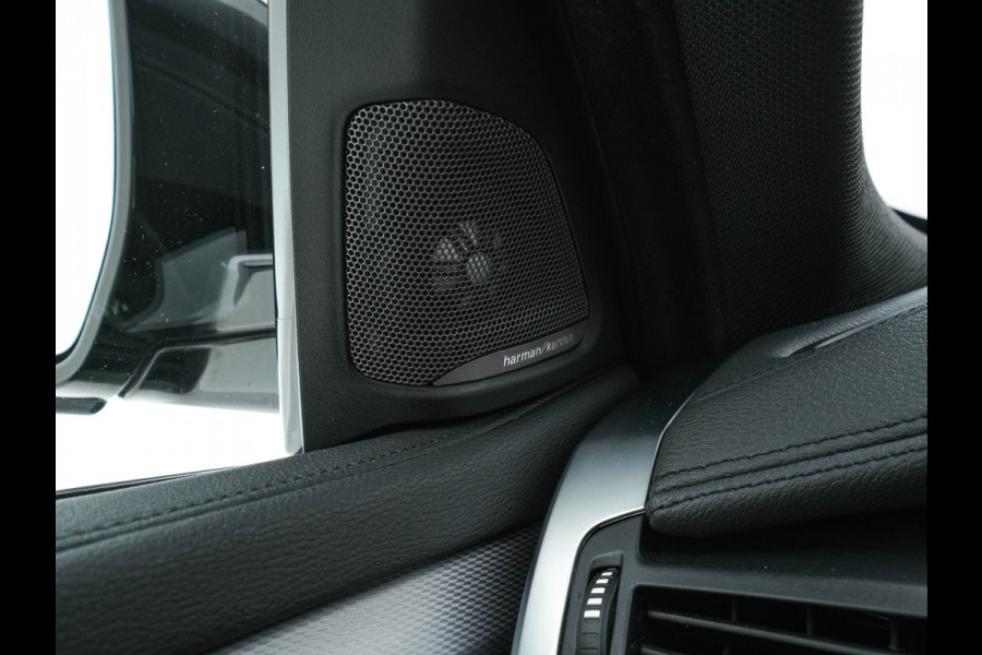 BMW X6 M50d Aut. *PANO |  LEATHER | FULL-LED | HARMAN/KARDON | DIGI-COCKPIT | CAMERA | MEMORY-PACK | HEATED-COMFORTSEATS | NAVI-FULLMAP | SHIFTPADDLES | HEAD-UP | PRIVACYGLASS | 20"ALU*