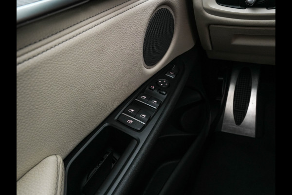 BMW X6 M50d Aut. *PANO |  LEATHER | FULL-LED | HARMAN/KARDON | DIGI-COCKPIT | CAMERA | MEMORY-PACK | HEATED-COMFORTSEATS | NAVI-FULLMAP | SHIFTPADDLES | HEAD-UP | PRIVACYGLASS | 20"ALU*